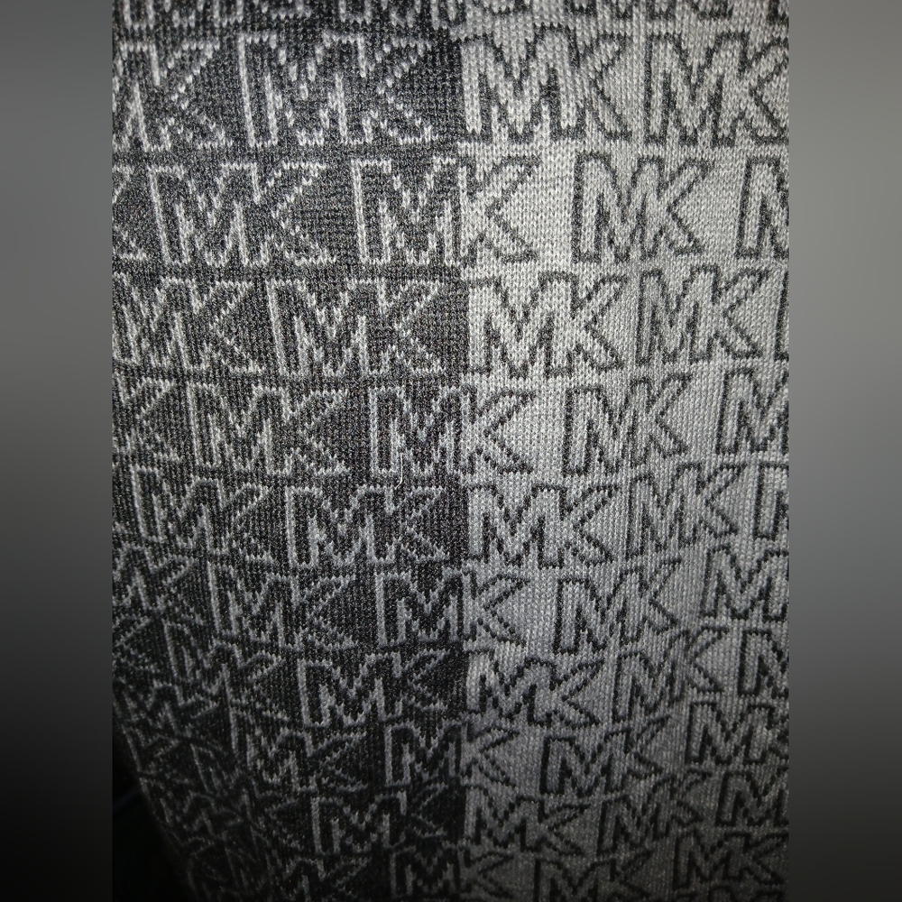 Michael Kors Scarves with Tactile Texture - Picture 5 of 6